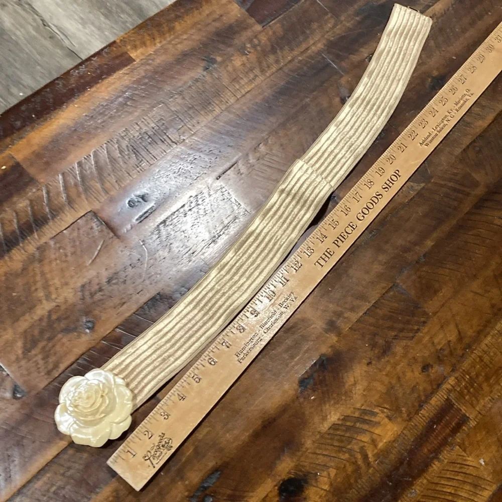 vintage Charmant beige rose belt